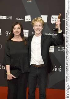 Marie Korbel und Louis Hofmann bei der Verleihung des Deutschen Schauspielerpreises 2016 im Zoo Palast. Berlin, 20.05.2016 Foto:xFredericx xFuturexImage