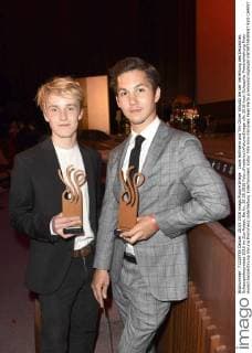 Louis Hofmann und Tim Oliver Schultz bei der Verleihung des Deutschen Schauspielerpreises 2016 im Zoo Palast. Berlin, 20.05.2016 Foto:xFredericx xFuturexImage