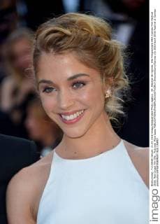 69. Festival de Cannes: Elle Filmpremiere 69th Cannes Film Festival 2016, Red Carpet film Elle . Pictured: Alice Isaaz  SimonexComi Cannes