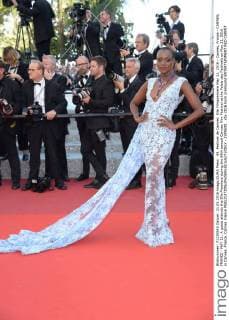 69. Festival de Cannes: Elle Filmpremiere May 11, 2016 - Cannes, France - CANNES, FRANCE - MAY 21: A guest attends the Elle Premiere during the 69th annual Cannes Film Festival at the Palais des Festivals on May 21, 2016 in Cannes, France. Cannes France - ZUMAi09_