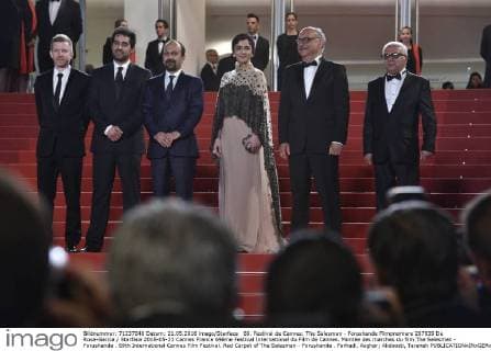 69. Festival de Cannes: The Salesman - Forushande Filmpremiere 207939 De Rosa-Garcia Starface 2016-05-21 Cannes France 69ème Festival International du Film de Cannes. Montée des marches du film The Salesman - Forushande . 69th International Cannes Film Festival. Red Carpet of The Salesman - Forushande . Farhadi, Asghar; Alidoosti, Taraneh  Copyright: xDexRosa-Garciax xStarfacex STAR_207939_013