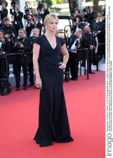 Virginie Efira arrives on the red carpet before the screening of the film Elle at the 69th annual Cannes International Film Festival in Cannes, France on May 21, 2016.  CAN20160521838 DAVIDxSILPA