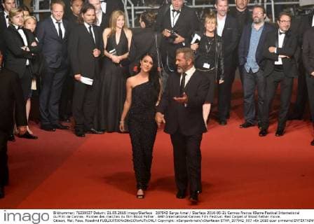 207942 Serge Arnal Starface 2016-05-21 Cannes France 69eme Festival International du Film de Cannes. Montee des marches du film Blood Father . 69th International Cannes Film Festival. Red Carpet of Blood Father movie. Gibson, Mel; Ross, Rosalind  Copyright: xSergexArnalx xStarfacex STAR_207942_007