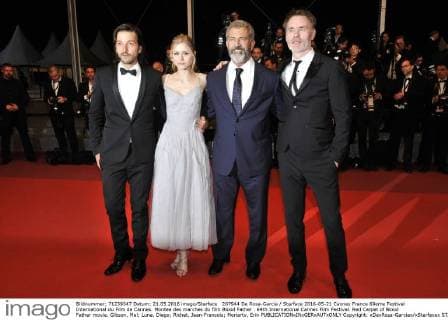 207944 De Rosa-Garcia Starface 2016-05-21 Cannes France 69eme Festival International du Film de Cannes. Montee des marches du film Blood Father . 69th International Cannes Film Festival. Red Carpet of Blood Father movie. Gibson, Mel; Luna, Diego; Richet, Jean-Francois; Moriarty, Erin  Copyright: xDexRosa-Garciax xStarfacex STAR_207944_001