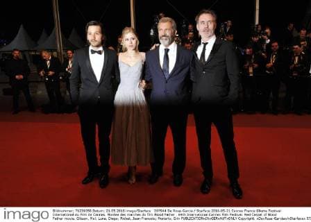 207944 De Rosa-Garcia Starface 2016-05-21 Cannes France 69eme Festival International du Film de Cannes. Montee des marches du film Blood Father . 69th International Cannes Film Festival. Red Carpet of Blood Father movie. Gibson, Mel; Luna, Diego; Richet, Jean-Francois; Moriarty, Erin  Copyright: xDexRosa-Garciax xStarfacex STAR_207944_003