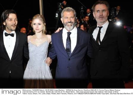 207944 De Rosa-Garcia Starface 2016-05-21 Cannes France 69eme Festival International du Film de Cannes. Montee des marches du film Blood Father . 69th International Cannes Film Festival. Red Carpet of Blood Father movie. Gibson, Mel; Luna, Diego; Richet, Jean-Francois; Moriarty, Erin  Copyright: xDexRosa-Garciax xStarfacex STAR_207944_006