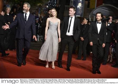 207944 De Rosa-Garcia Starface 2016-05-21 Cannes France 69eme Festival International du Film de Cannes. Montee des marches du film Blood Father . 69th International Cannes Film Festival. Red Carpet of Blood Father movie. Gibson, Mel; Luna, Diego; Richet, Jean-Francois; Moriarty, Erin  Copyright: xDexRosa-Garciax xStarfacex STAR_207944_018