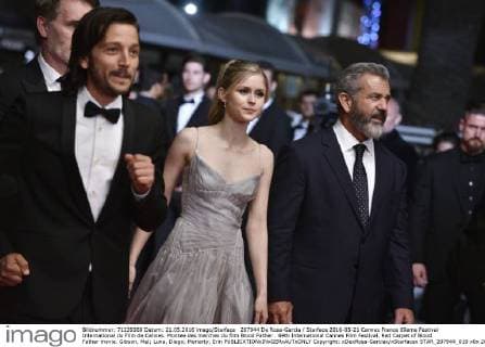 207944 De Rosa-Garcia Starface 2016-05-21 Cannes France 69eme Festival International du Film de Cannes. Montee des marches du film Blood Father . 69th International Cannes Film Festival. Red Carpet of Blood Father movie. Gibson, Mel; Luna, Diego; Moriarty, Erin  Copyright: xDexRosa-Garciax xStarfacex STAR_207944_019