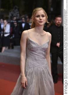 207944 De Rosa-Garcia Starface 2016-05-21 Cannes France 69eme Festival International du Film de Cannes. Montee des marches du film Blood Father . 69th International Cannes Film Festival. Red Carpet of Blood Father movie. Moriarty, Erin  Copyright: xDexRosa-Garciax xStarfacex STAR_207944_022