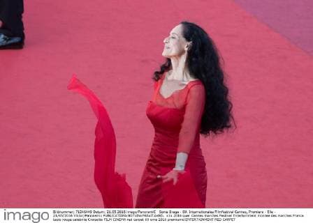 Sonia Braga - 69. Internationales Filmfestival Cannes, Premiere - Elle - 21 05 2016 Viktor Panoramic 