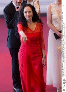 Sonia Braga - 69. Internationales Filmfestival Cannes, Premiere - Elle - 21 05 2016 Viktor Panoramic 