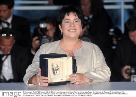 Bilder des Tages 69. Festival de Cannes: Preisverleihung 69th Cannes Film Festival 2016, Photocall Awards. Pictured: Jaclyn Jose  AlbertoxTerenghi Cannes