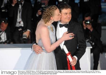 69. Festival de Cannes: Preisverleihung 69th Cannes Film Festival 2016, Photocall Awards. Pictured: Cristian Mungiu, Maria-Victoria Dragus  AlbertoxTerenghi Cannes