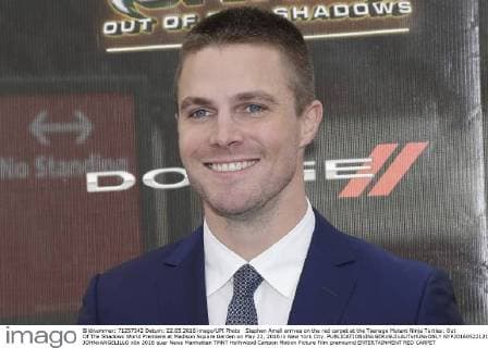 Stephen Amell arrives on the red carpet at the Teenage Mutant Ninja Turtles: Out Of The Shadows World Premiere at Madison Square Garden on May 22, 2016 in New York City.  NYP20160522121 JOHNxANGELILLO