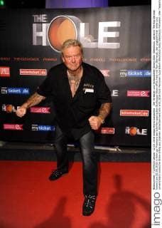 Der Wrestler und Schauspieler Edwin Eddy Steinblock, genannt The Big German kommt am 22.05.2016 in Köln zur Premiere der schrillen spanischen Burlesque-Show „The Hole mit Tom Gerhardt, der ungewöhnlich wilde und unverschämt komische Show-Erfolg aus Spanien.