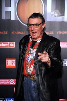 Schauspieler Detlev Redinger kommt am 22.05.2016 in Köln zur Premiere der schrillen spanischen Burlesque-Show The Hole mit Tom Gerhardt, der ungewöhnlich wilde und unverschämt komische Show-Erfolg aus Spanien.