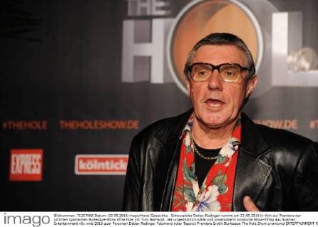 Schauspieler Detlev Redinger kommt am 22.05.2016 in Köln zur Premiere der schrillen spanischen Burlesque-Show „The Hole mit Tom Gerhardt, der ungewöhnlich wilde und unverschämt komische Show-Erfolg aus Spanien.