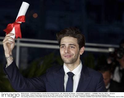 69. Festival de Cannes - Preisträger (160522) -- CANNES, May 22, 2016 -- Director Xavier Dolan, Grand Prize Award winner for his film Juste la fin du monde (It s Only the End of the World), poses during a photocall after the closing ceremony of the 69th Cannes Film Festival in Cannes, France, May 22, 2016. ) FRANCE-CANNES-FILM FESTIVAL-AWARD-PHOTOCALL JinxYu 