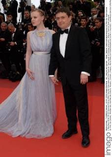 69. Festival de Cannes - Roter Teppich Abschlussveranstaltung 207963 De Rosa-Garcia Starface 2016-05-22 Cannes France 69th Cannes International Film Festival. Red carpet of Closing ceremony. 69eme Festival International du Film de Cannes. Montee des marches de cloture. Mungiu, Cristian; Dragus, Maria  Copyright: xDexRosa-Garciax xStarfacex STAR_207963_049