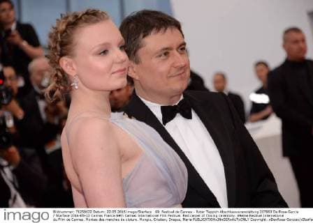 69. Festival de Cannes - Roter Teppich Abschlussveranstaltung 207963 De Rosa-Garcia Starface 2016-05-22 Cannes France 69th Cannes International Film Festival. Red carpet of Closing ceremony. 69eme Festival International du Film de Cannes. Montee des marches de cloture. Mungiu, Cristian; Dragus, Maria  Copyright: xDexRosa-Garciax xStarfacex STAR_207963_053