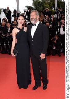 69. Festival de Cannes - Roter Teppich Abschlussveranstaltung 207963 De Rosa-Garcia Starface 2016-05-22 Cannes France 69th Cannes International Film Festival. Red carpet of Closing ceremony. 69eme Festival International du Film de Cannes. Montee des marches de cloture. Gibson, Mel; Ross, Rosalind  Copyright: xDexRosa-Garciax xStarfacex STAR_207963_063