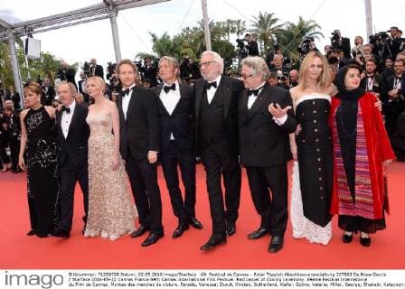 69. Festival de Cannes - Roter Teppich Abschlussveranstaltung 207963 De Rosa-Garcia Starface 2016-05-22 Cannes France 69th Cannes International Film Festival. Red carpet of Closing ceremony. 69eme Festival International du Film de Cannes. Montee des marches de cloture. Paradis, Vanessa; Dunst, Kirsten; Sutherland, Kiefer; Golino, Valeria; Miller, George; Shahabi, Katayoon; Mikkelsen, Mads  Copyright: xDexRosa-Garciax xStarfacex STAR_207963_081