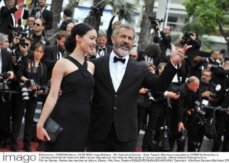 69. Festival de Cannes - Roter Teppich Abschlussveranstaltung 207963 De Rosa-Garcia Starface 0000-00-00 Etats-Unis 69th Cannes International Film Festival. Red carpet of Closing ceremony. 69eme Festival International du Film de Cannes. Montee des marches de cloture. Gibson, Mel; Ross, Rosalind  Copyright: xDexRosa-Garciax xStarfacex STAR_207963_099