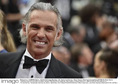 69. Festival de Cannes - Roter Teppich Abschlussveranstaltung 207963 De Rosa-Garcia Starface 0000-00-00 Etats-Unis 69th Cannes International Film Festival. Red carpet of Closing ceremony. 69eme Festival International du Film de Cannes. Montee des marches de cloture. Belmondo, Paul  Copyright: xDexRosa-Garciax xStarfacex STAR_207963_139