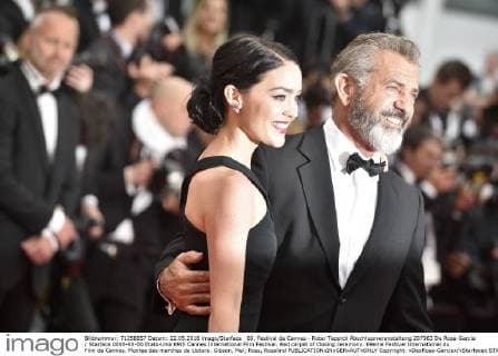 69. Festival de Cannes - Roter Teppich Abschlussveranstaltung 207963 De Rosa-Garcia Starface 0000-00-00 Etats-Unis 69th Cannes International Film Festival. Red carpet of Closing ceremony. 69eme Festival International du Film de Cannes. Montee des marches de cloture. Gibson, Mel; Ross, Rosalind  Copyright: xDexRosa-Garciax xStarfacex STAR_207963_196