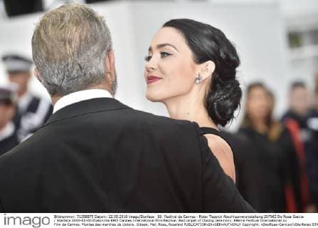 69. Festival de Cannes - Roter Teppich Abschlussveranstaltung 207963 De Rosa-Garcia Starface 0000-00-00 Etats-Unis 69th Cannes International Film Festival. Red carpet of Closing ceremony. 69eme Festival International du Film de Cannes. Montee des marches de cloture. Gibson, Mel; Ross, Rosalind  Copyright: xDexRosa-Garciax xStarfacex STAR_207963_212
