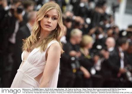 69. Festival de Cannes - Roter Teppich Abschlussveranstaltung 207963 De Rosa-Garcia Starface 0000-00-00 Etats-Unis 69th Cannes International Film Festival. Red carpet of Closing ceremony. 69eme Festival International du Film de Cannes. Montee des marches de cloture. Moriarty, Erin  Copyright: xDexRosa-Garciax xStarfacex STAR_207963_218