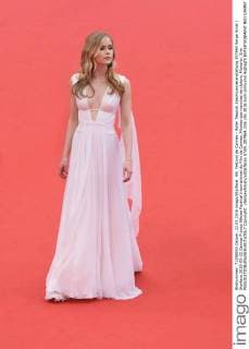 69. Festival de Cannes - Roter Teppich Abschlussveranstaltung 207964 Serge Arnal Starface 2016-05-22 Cannes France 69eme Festival International du Film de Cannes. Montee des marches de cloture. Moriarty, Erin  Copyright: xSergexArnalx xStarfacex STAR_207964_036