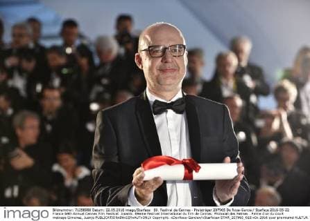 69. Festival de Cannes - Preisträger 207965 De Rosa-Garcia Starface 2016-05-22 France 69th Annual Cannes Film Festival. Awards. 69eme Festival International du film de Cannes. Photocall des Palmes . Palme d or du court metrage Gimenez, Juanjo  Copyright: xDexRosa-Garciax xStarfacex STAR_207965_018