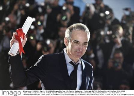 69. Festival de Cannes - Preisträger 207965 De Rosa-Garcia Starface 2016-05-22 France 69th Annual Cannes Film Festival. Awards. 69eme Festival International du film de Cannes. Photocall des Palmes . Prix de la mise en scene ex aequo Assayas, Olivier  Copyright: xDexRosa-Garciax xStarfacex STAR_207965_028