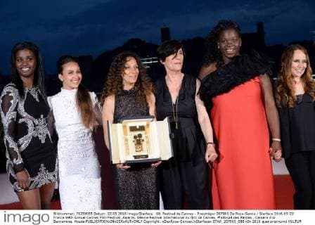 69. Festival de Cannes - Preisträger 207965 De Rosa-Garcia Starface 2016-05-22 France 69th Annual Cannes Film Festival. Awards. 69eme Festival International du film de Cannes. Photocall des Palmes . Camera d or. Benyamina, Houda  Copyright: xDexRosa-Garciax xStarfacex STAR_207965_080