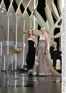 69. Festival de Cannes - Preisverleihung Vanessa Paradis, Kirsten Dunst - 69. Internationales Filmfestival Cannes, Preisverleihung - 22 05 2016 LoicThebaud Panoramic 
