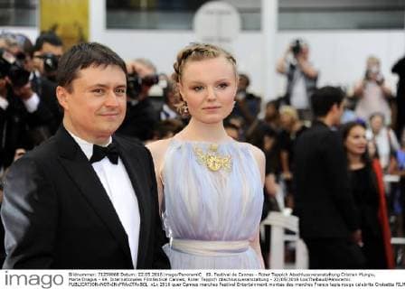 69. Festival de Cannes - Roter Teppich Abschlussveranstaltung Cristian Mungiu, Maria Dragus - 69. Internationales Filmfestival Cannes, Roter Teppich Abschlussveranstaltung - 22 05 2016 LoicThebaud Panoramic 