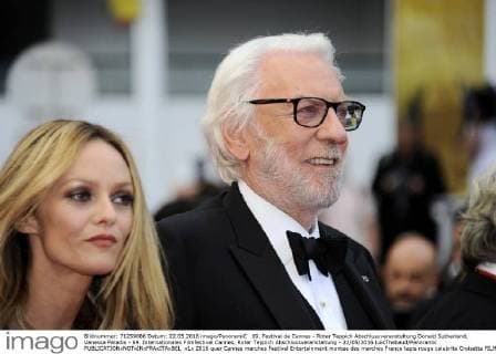 69. Festival de Cannes - Roter Teppich Abschlussveranstaltung Donald Sutherland, Vanessa Paradis - 69. Internationales Filmfestival Cannes, Roter Teppich Abschlussveranstaltung - 22 05 2016 LoicThebaud Panoramic 