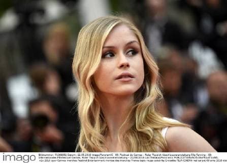 69. Festival de Cannes - Roter Teppich Abschlussveranstaltung Elle Fanning - 69. Internationales Filmfestival Cannes, Roter Teppich Abschlussveranstaltung - 22 05 2016 LoicThebaud Panoramic 