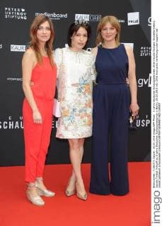 5 Jahre Deutscher Schauspielerpreis 2016 Claudia Eisinger, Nicolette Krebitz, Joerdis Triebel Ankunft zu 5 jahre Deutscher Schauspielerpreis in Berlin, 20.05.2016