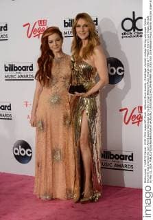 Billboard Music Awards - Preisträger Violinist Lindsey Stirling and singer Celine Dion who was awarded the Icon Award appear backstage during the annual Billboard Music Awards held at T-Mobile Arena in Las Vegas, Nevada on May 22, 2016.  LAV20160522343 JIMxRUYMEN