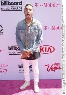 May 22, 2016 - Las Vegas, NV, United States - 22 May 2016 - Las Vegas, NV - Pete Wentz. 2016 Billboard Music Awards from the T-Mobile Arena - Arrivals. Credit: mjt AdMedia Las Vegas United States - ZUMAa123