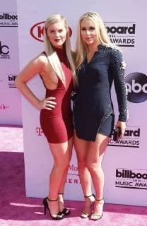 May 22, 2016 - Las Vegas, NV, United States - 22 May 2016 - Las Vegas, NV - Lindsey Vonn an sister Karen Kildow. 2016 Billboard Music Awards from the T-Mobile Arena - Arrivals. Credit: mjt AdMedia Las Vegas United States - ZUMAa123