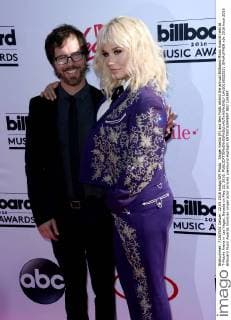 Singer Kesha (R) and Ben Folds attend the annual Billboard Music Awards held at T-Mobile Arena in Las Vegas, Nevada on May 22, 2016.  LAV20160522531 JIMxRUYMEN