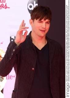 LAS VEGAS - MAY 22: Ashton Kutcher at the Billboard Music Awards 2016 at the T-Mobile Arena on May 22, 2016 in Las Vegas, NV  KathyxHutchins