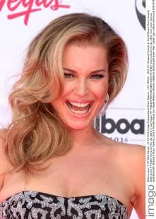 LAS VEGAS - MAY 22: Rebecca Romijn at the Billboard Music Awards 2016 at the T-Mobile Arena on May 22, 2016 in Las Vegas, NV  KathyxHutchins
