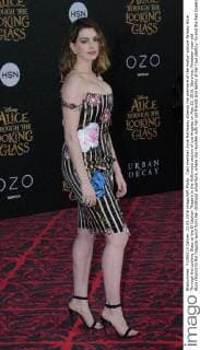 Cast member Anne Hathaway attends the premiere of the motion picture fantasy Alice Through the Looking Glass at the El Capitan Theatre in the Hollywood section of Los Angeles on May 23, 2016. Storyline: Nineteen-year-old Alice returns to the magical world from her childhood adventure, where she reunites with her old friends and learns of her true destiny: to end the Red Queen s reign of terror.  LAP2016052318 JIMxRUYMEN