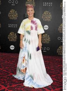 Alice im Wunderland – Hinter den Spiegeln Filmpremiere in Los Angeles Pink ALICE THROUGH THE LOOKING GLASS FILM PREMIERE Hollywood Patrick Rideaux PicturePerfect