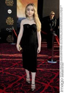 Alice im Wunderland – Hinter den Spiegeln Filmpremiere in Los Angeles Sabrina Carpenter ALICE THROUGH THE LOOKING GLASS FILM PREMIERE Hollywood Patrick Rideaux PicturePerfect
