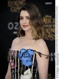 Alice im Wunderland – Hinter den Spiegeln Filmpremiere in Los Angeles Anne Hathaway ALICE THROUGH THE LOOKING GLASS FILM PREMIERE Hollywood Patrick Rideaux PicturePerfect